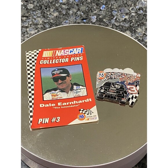 WinCraft Other - Pin Dale Earnhardt #3 Goodwrench Chevy Monte Carlo 1997 NASCAR  Flag 76